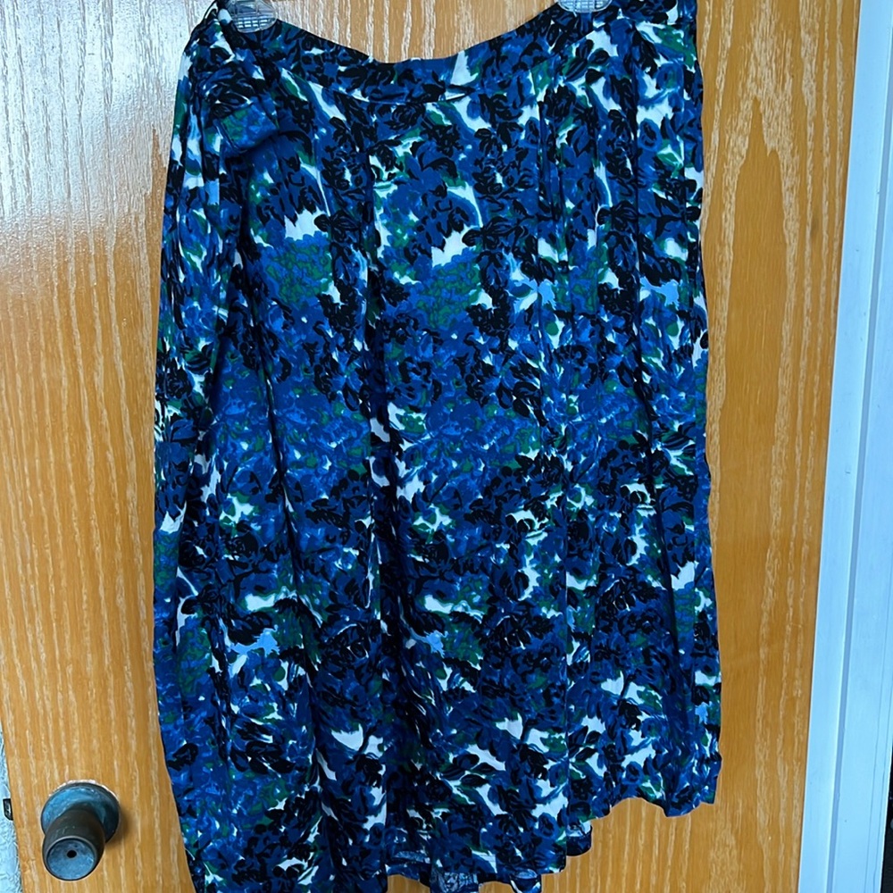 Gap factory blue/green floral midi skirt